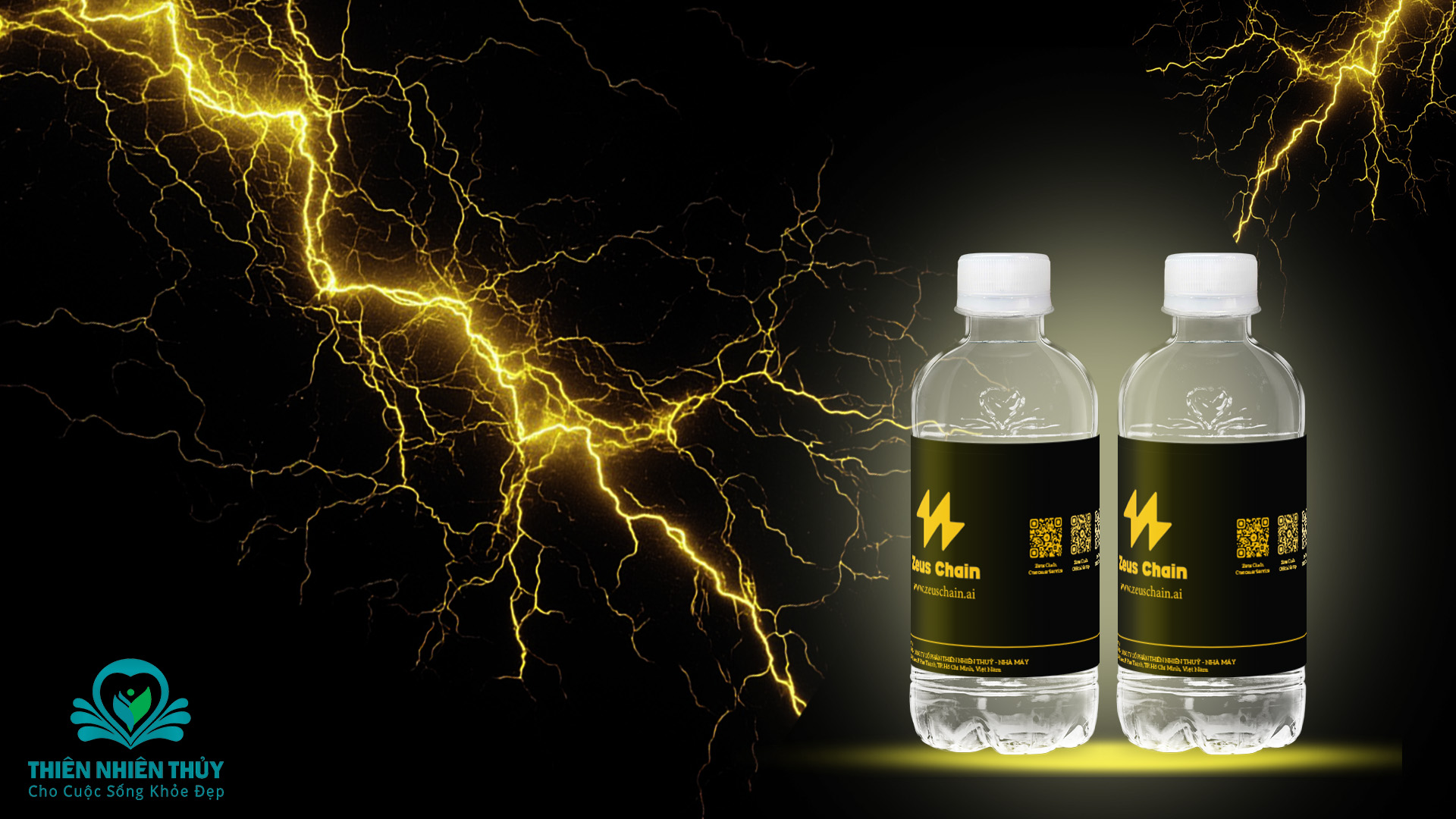 Logo Zeus Chain Xuất Hiện Trên Nước Uống Tại Sự Kiện Công Ty.